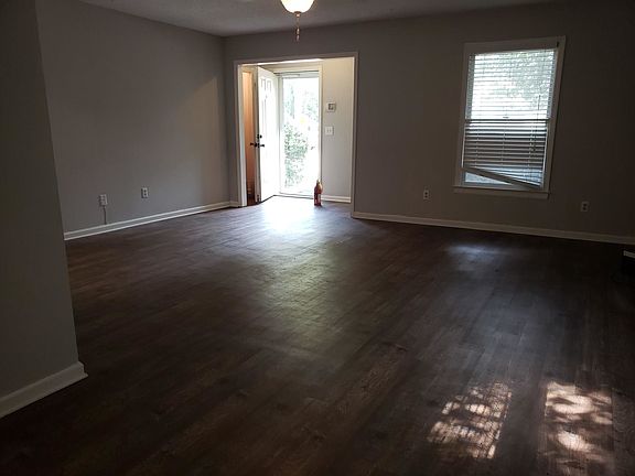3rd image of 3 Somerset Townhouses