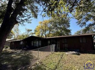 5220 NE Indian Creek Rd, Topeka, KS 66617