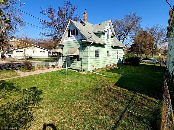 3rd image of 736 Minnehaha Ave W