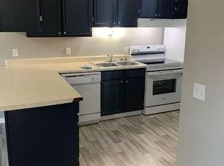 3320 N Lincoln Ave #9, York, NE 68467