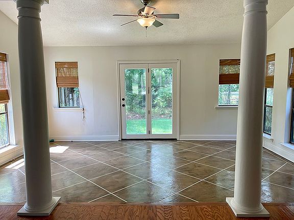 5th image of 556 Beau Chene Dr