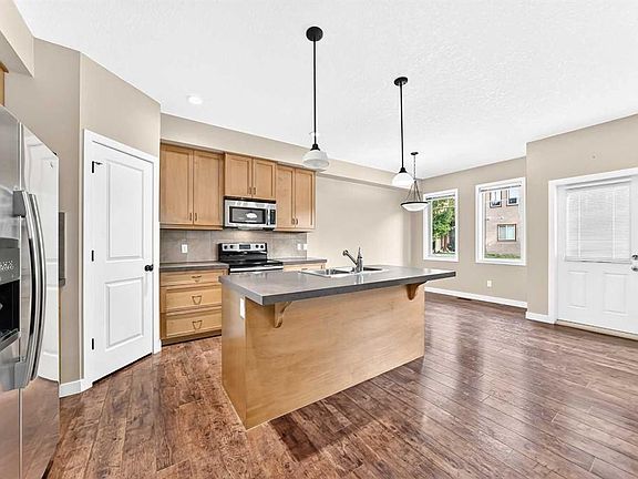 5th image of 413 S River Ave #510
