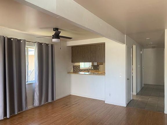 3rd image of 909 Lombard Dr #909