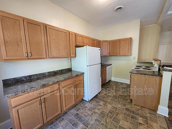 2nd image of 15 Jackson Ave #2