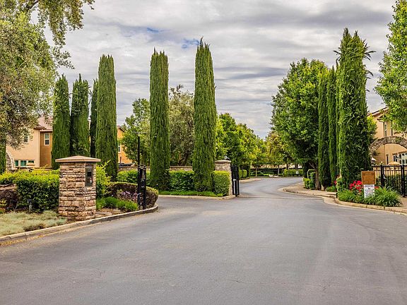 5th image of 60 Molveno Dr