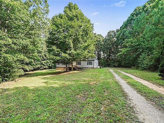 4th image of 581 Candy Creek Rd