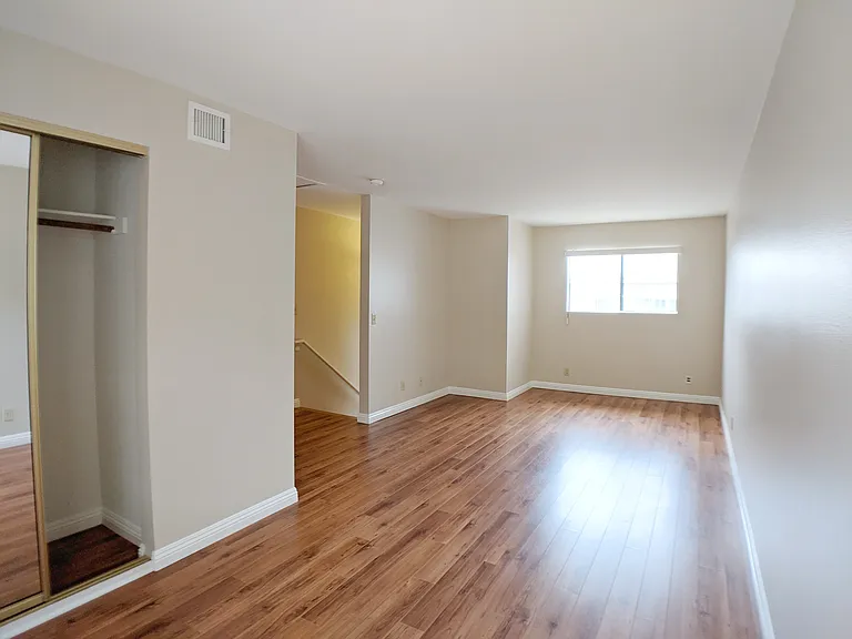 1206 Viola Ave #7 — Photo 7