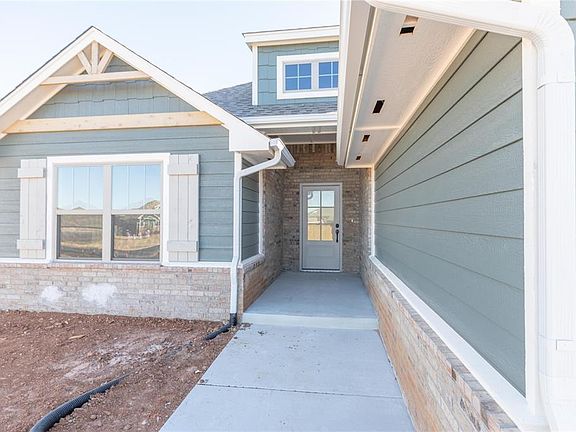 3rd image of 3104 Warwick Way