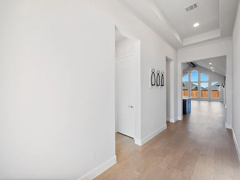552 Horsetail Way — Photo 3