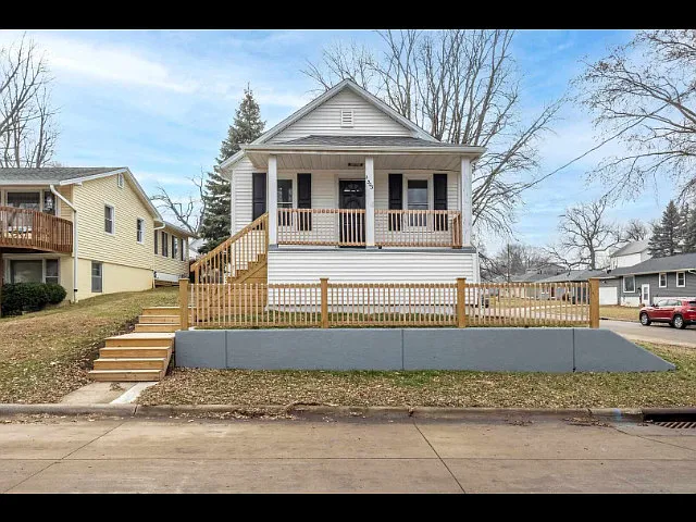 2503 Glenn St photo 1