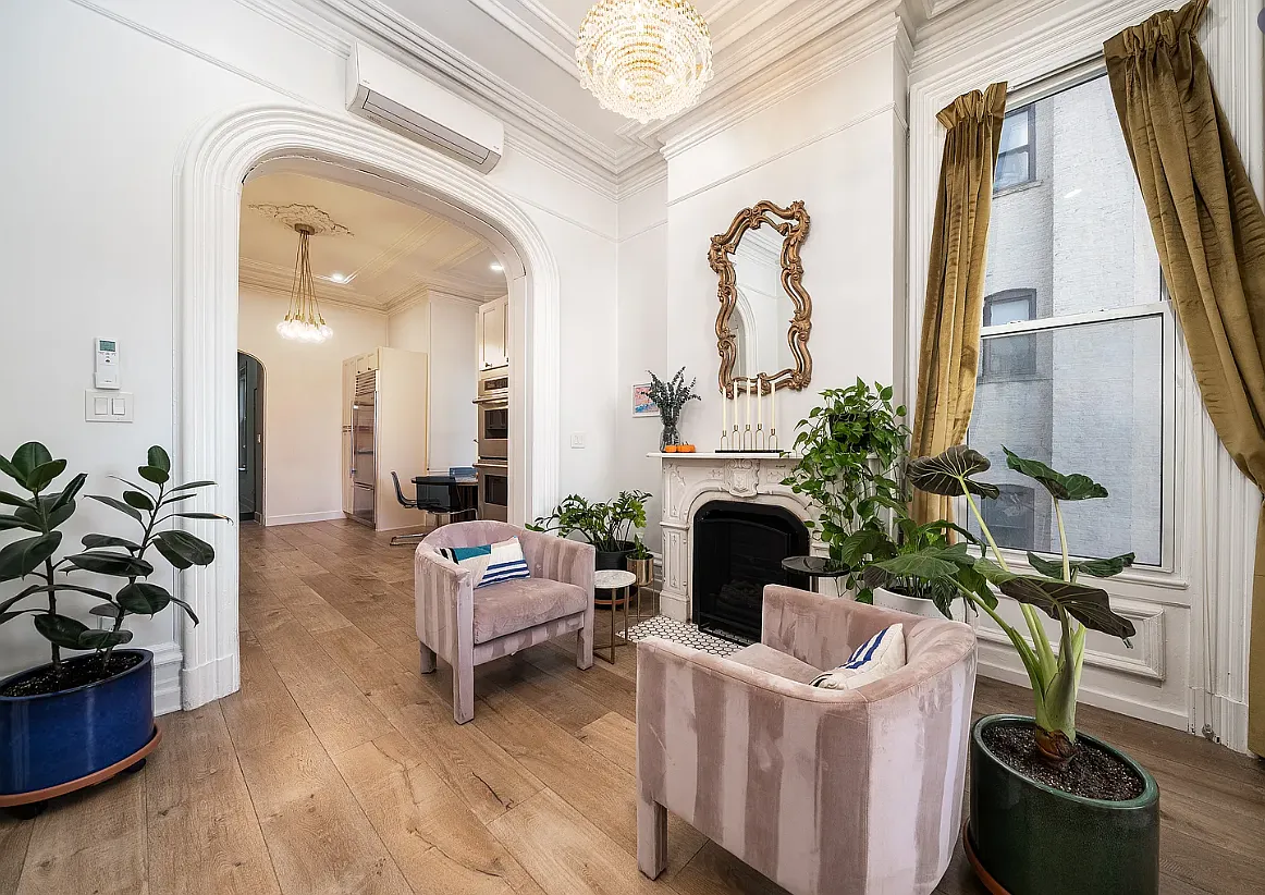 3 bed, 1.5 bath, $4,900 — Photo 2