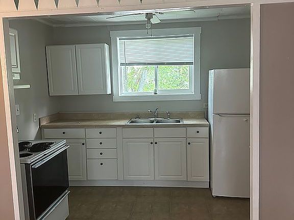 3rd image of 100 Deer Creek Dr APT 3