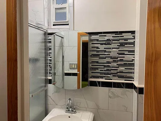 Rented by Metropolis International Realty Inc. | media 12