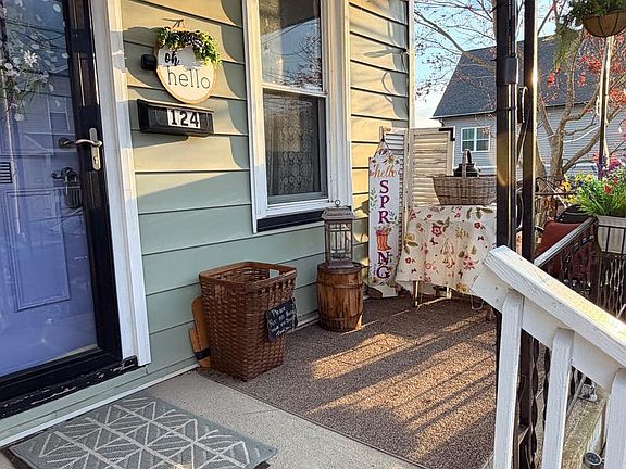 2nd image of 124 Kichline Ave