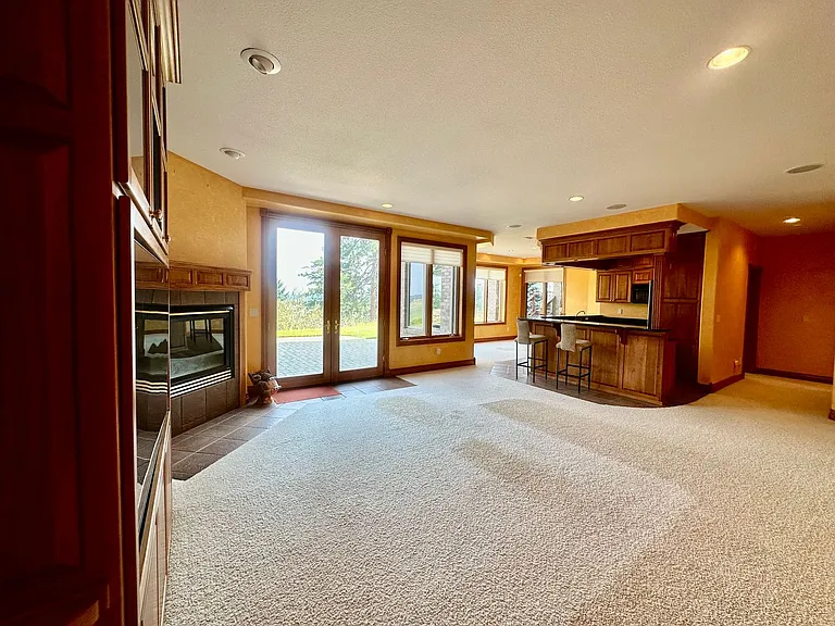 11707 Kestrel Rd — Photo 47