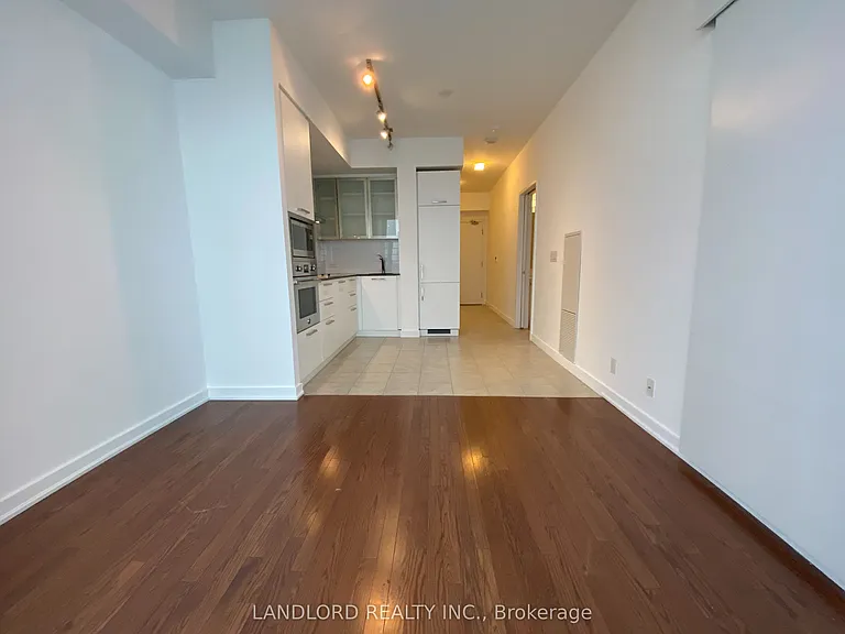 14 York St #5209 — Photo 9