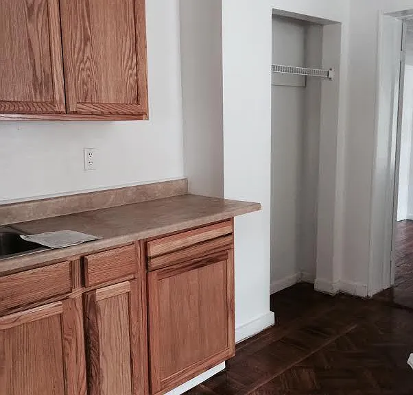 612 E Market St #2F — Photo 4