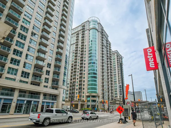 234 Rideau St #1904A, Ottawa, ON K1N 0A9