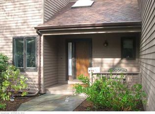 44 Ironwood Rd, West Hartford, CT 06117