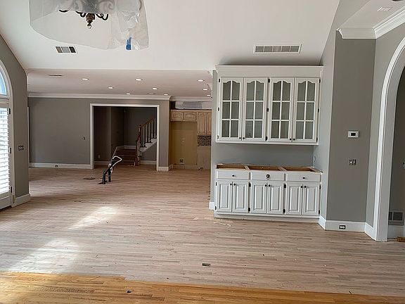 Wet bar in family room