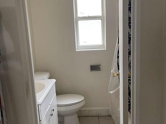 3rd image of 1728 W 31st St