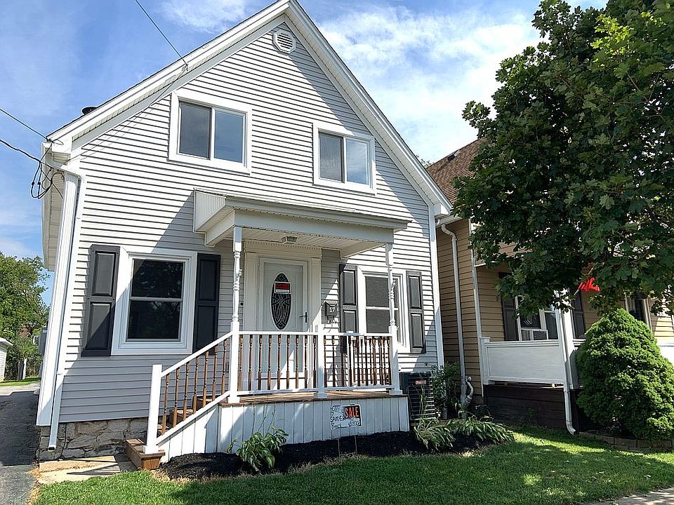 1st image of 17 Sawyer Ave
