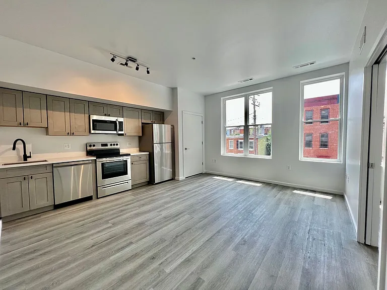 725 W Pratt St. — Photo 106