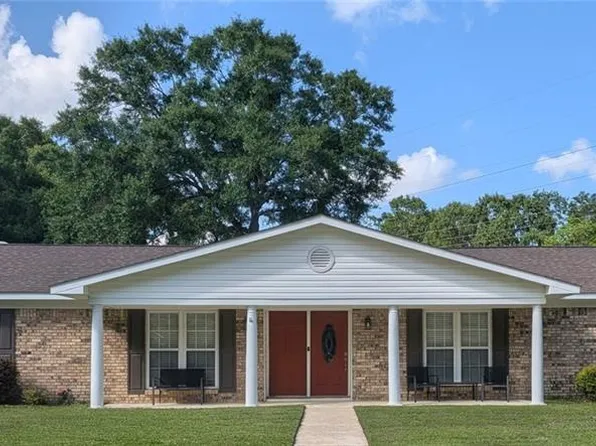 1714 Chase Dr, Saraland, AL 36571