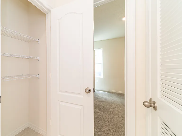 1181 Cascades Ave — Photo 7