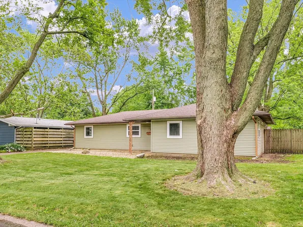 1905 Easy St, Urbana, IL 61802