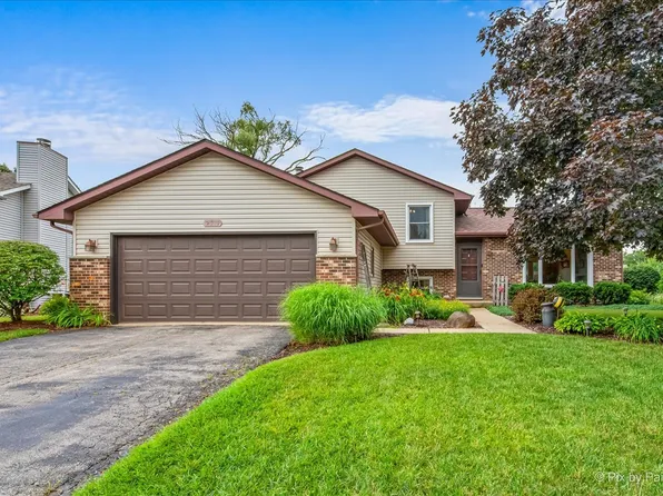 2519 Penn Blvd, Lindenhurst, IL 60046