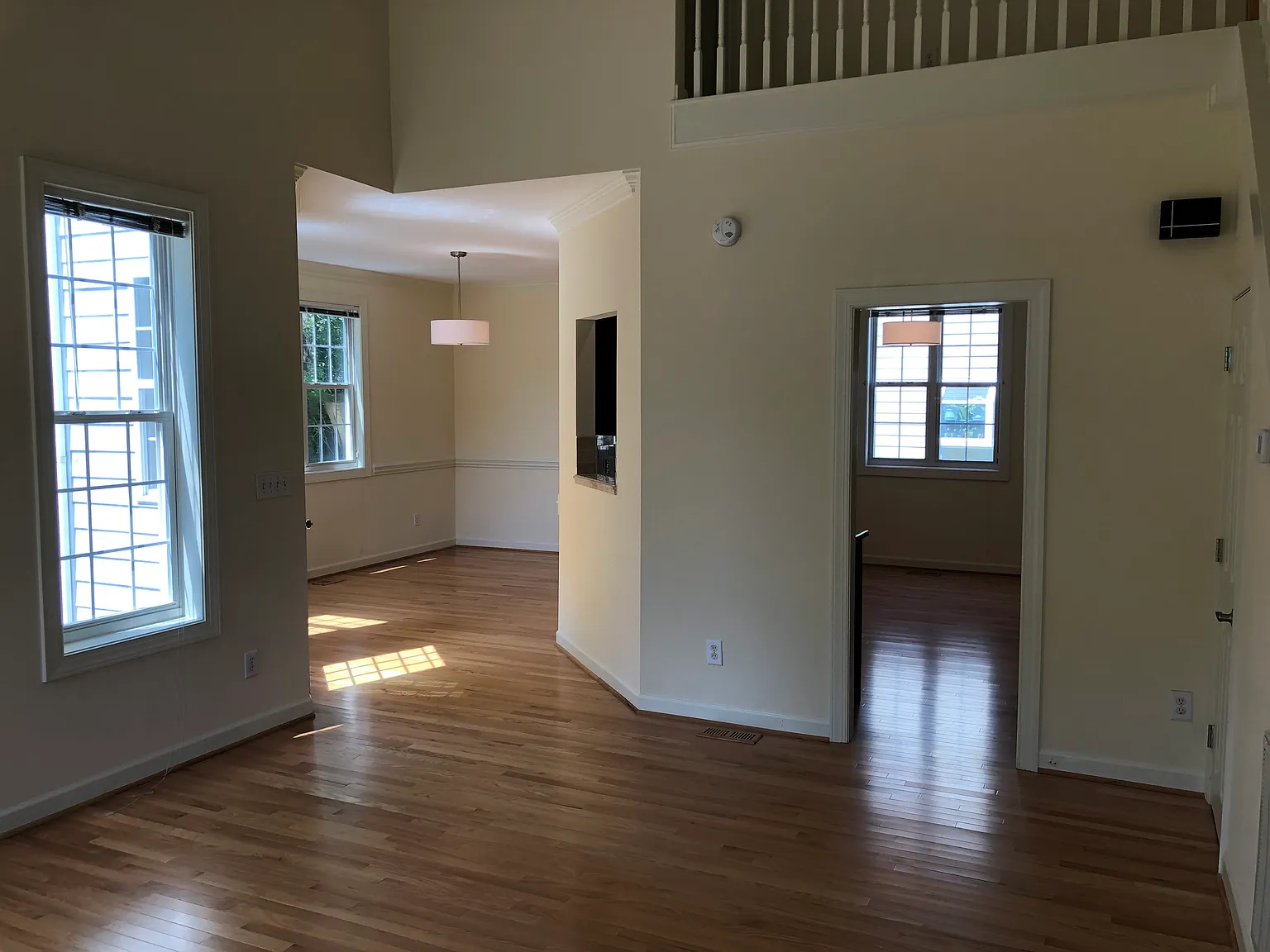3 bed, 1913 sqft, $2,395 — Photo 3