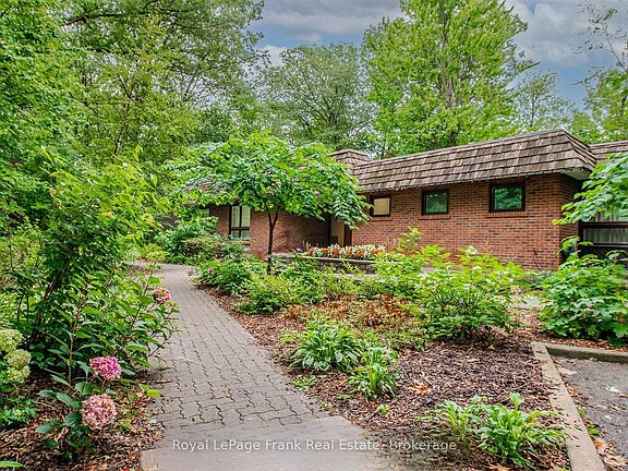 4th image of 1110 Walden Cir #102