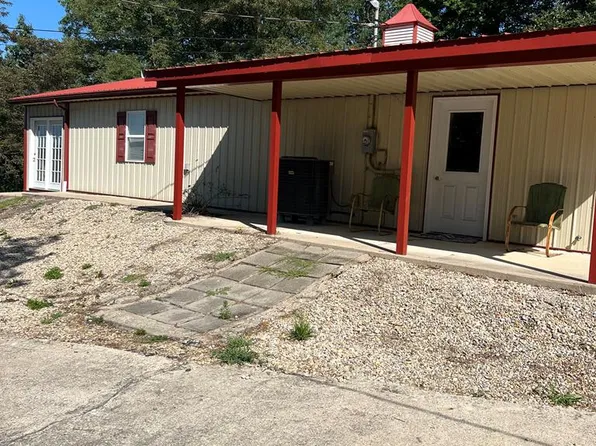 610 Howard Rd, Waverly, OH 45690
