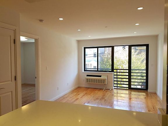 2nd image of 2648 30th St APT 2F