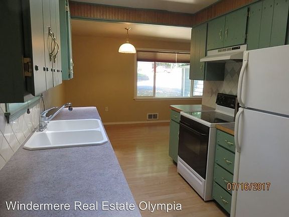 4th image of 1604 Susan Ct SE #1