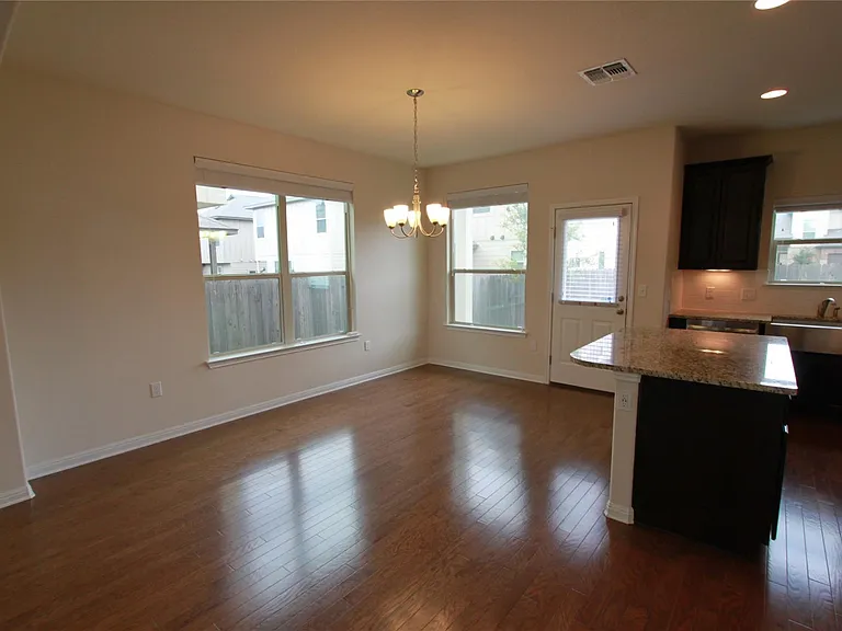 9304 Lost Bridge Ln — Photo 9