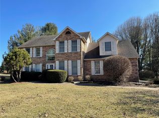 137 Ginger Dale Dr, Glen Carbon, IL 62034