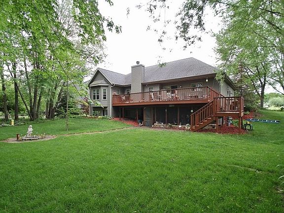3rd image of 813 Jamesway Dr
