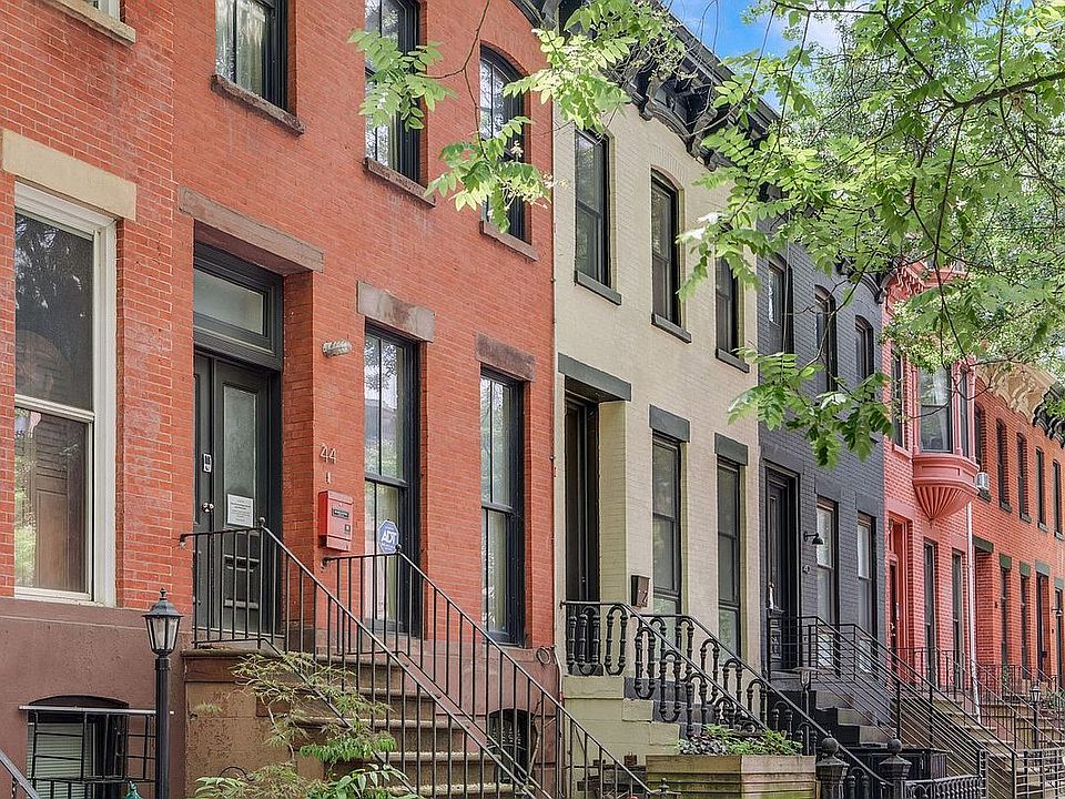 1st image of 42 Monroe St