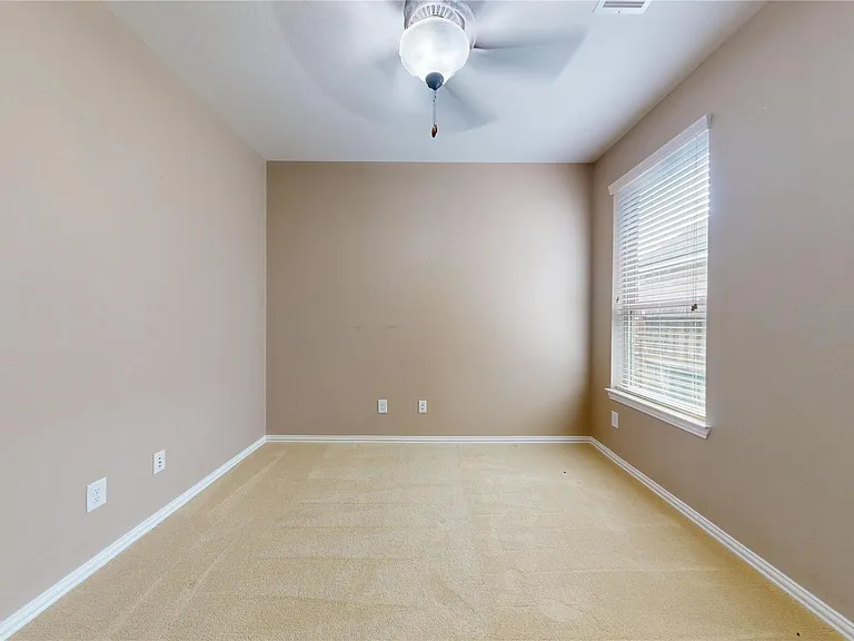 12314 Meadow Breeze Dr — Photo 31