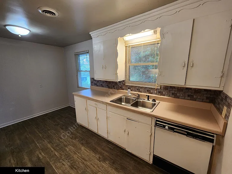 821 Arrowwood Rd — Photo 8