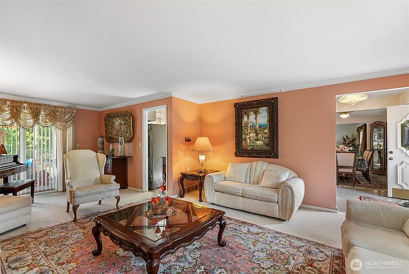 5th image of 16745 Meridian Avenue N