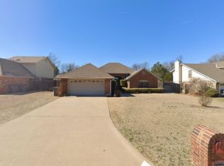 2314 NE Kingsbriar Dr, Lawton, OK 73507