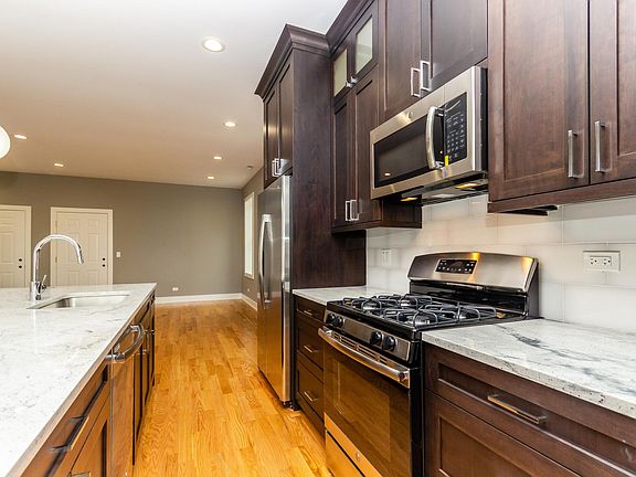 3rd image of 3459 W Belmont Ave #4R