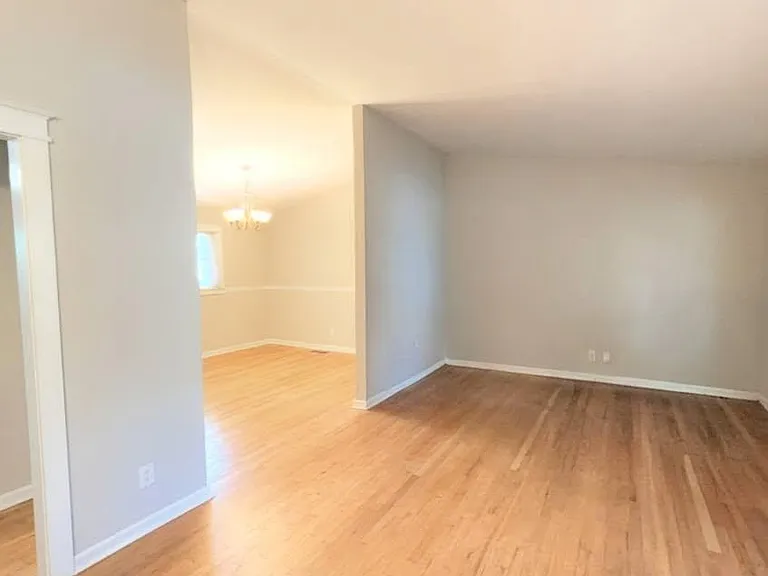 310 Cumberland Dr SE — Photo 5