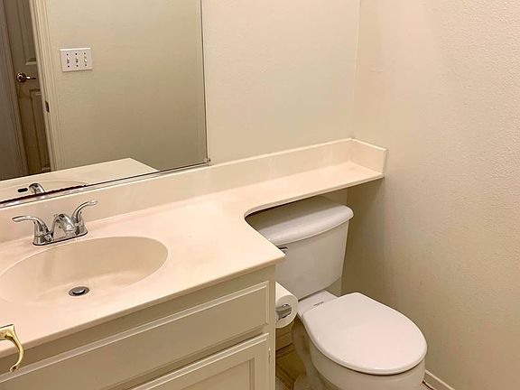 2nd image of 3761 Jasmine Cir