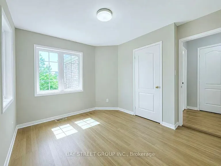 3168 Cabano Cres — Photo 27