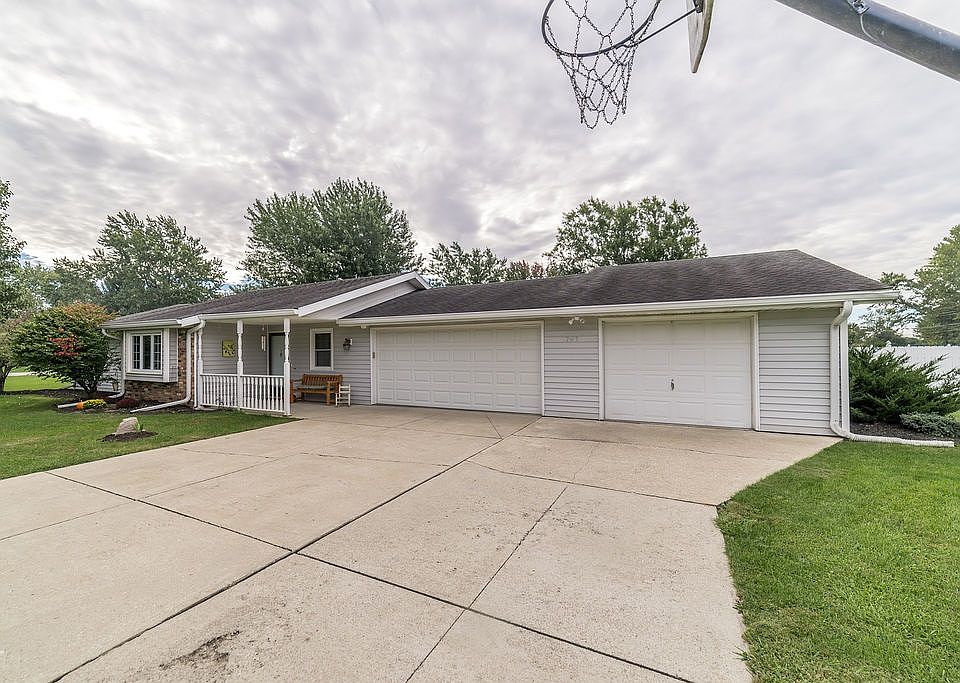 1st image of 1707 E Hamilton Dr