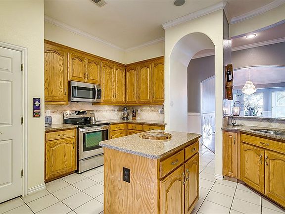 5th image of 6932 McCracken Ct